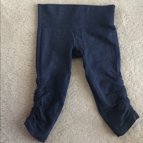 lululemon athletica Pants - Lululemon cropped leggings